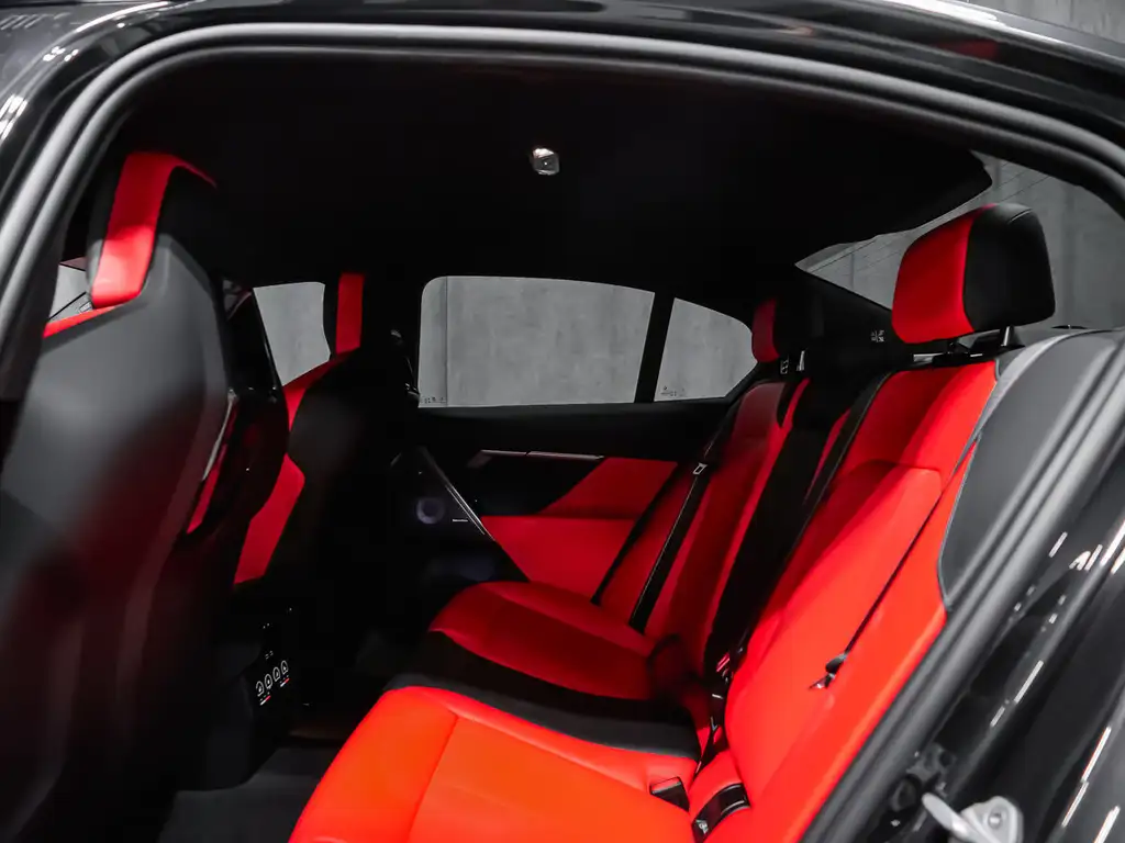 2025 BMW M5
