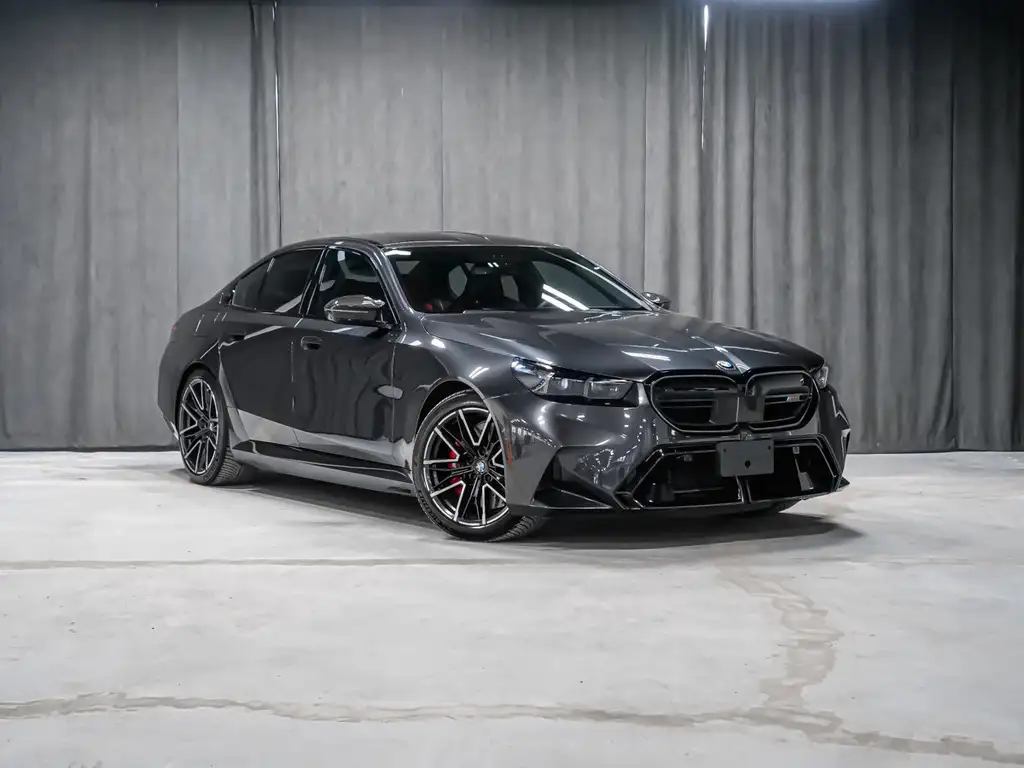 2025 BMW M5