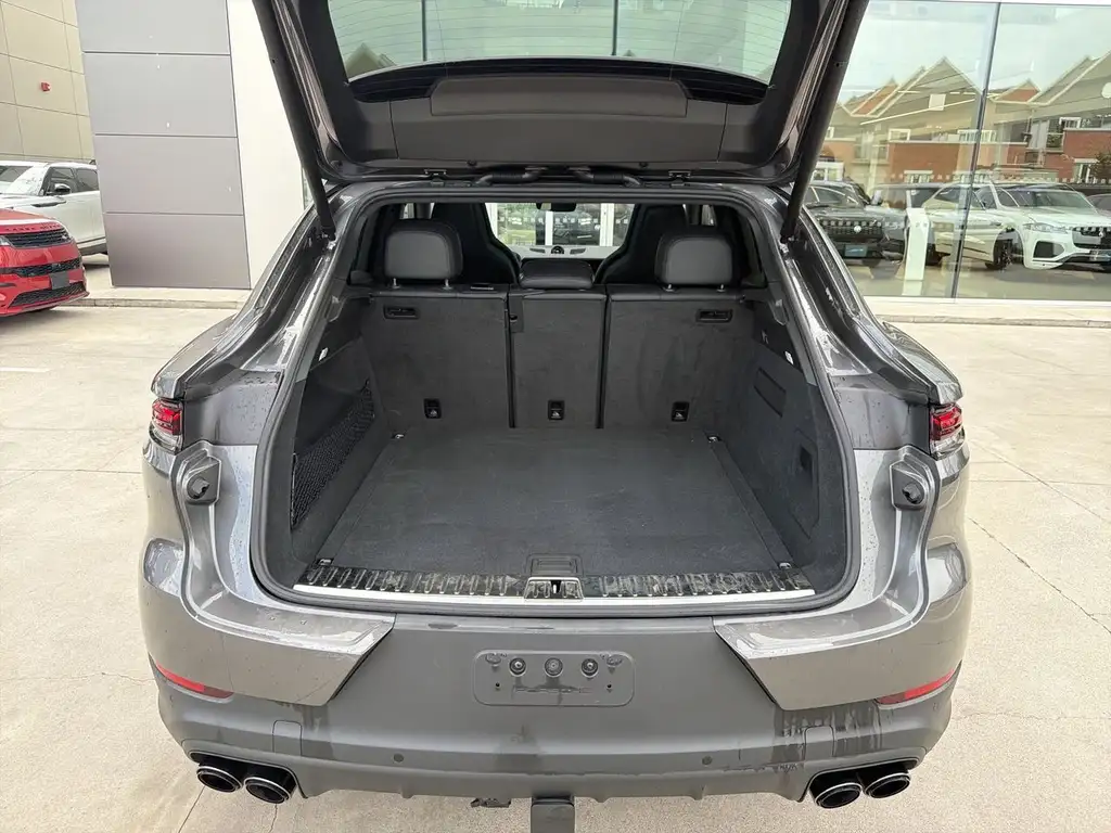 2025 Porsche Cayenne