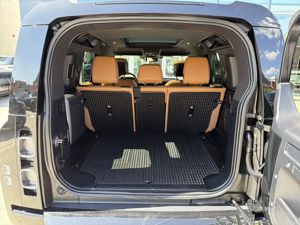 2023 Land Rover Defender
