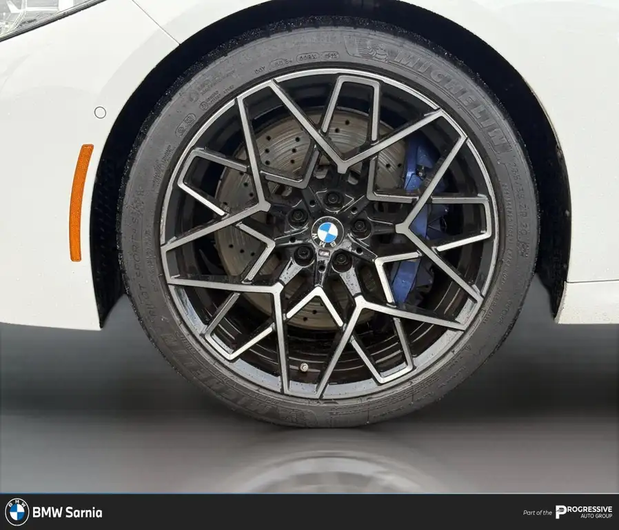 2024 BMW M8