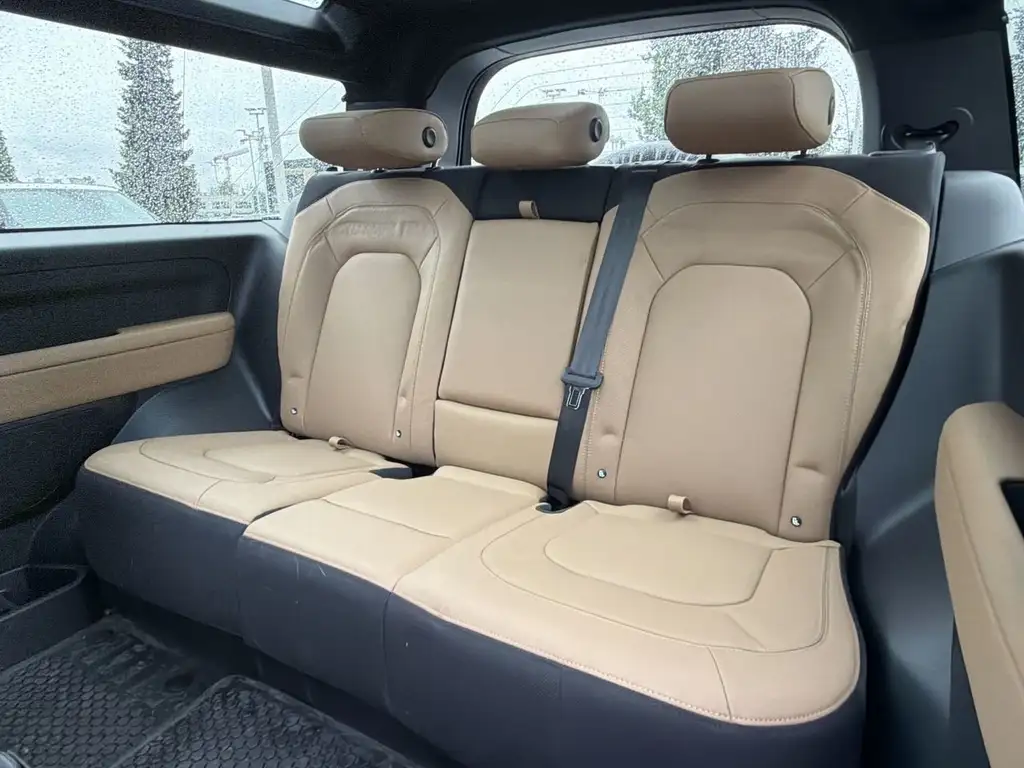 2025 Land Rover Defender