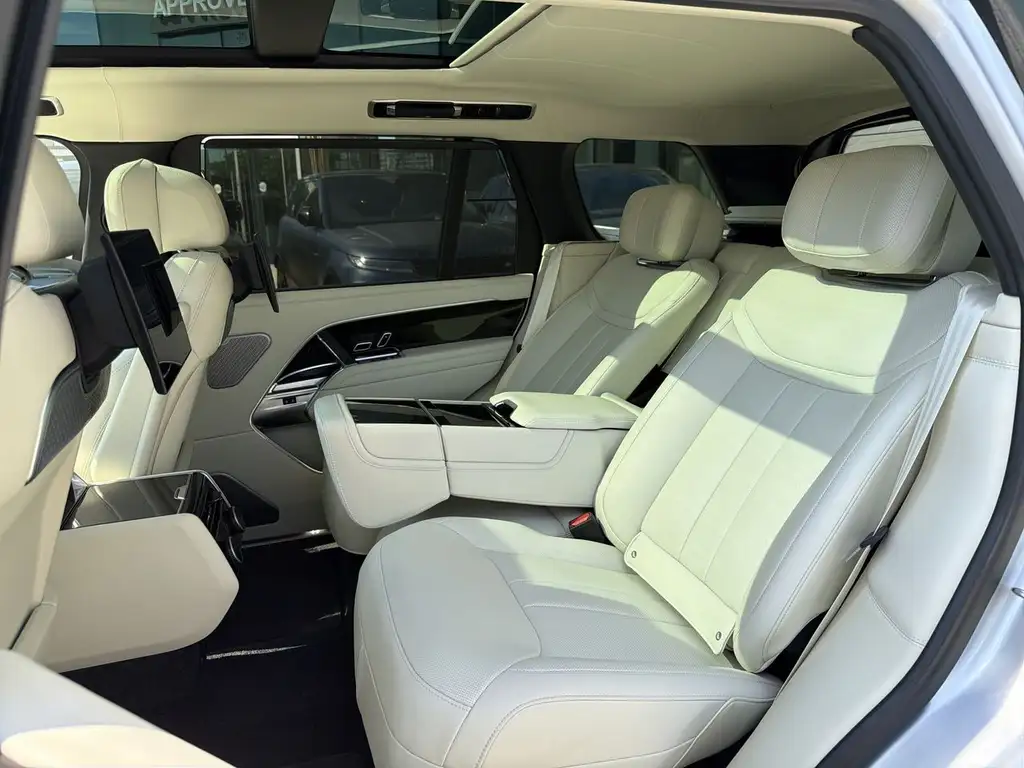 2025 Land Rover Range Rover