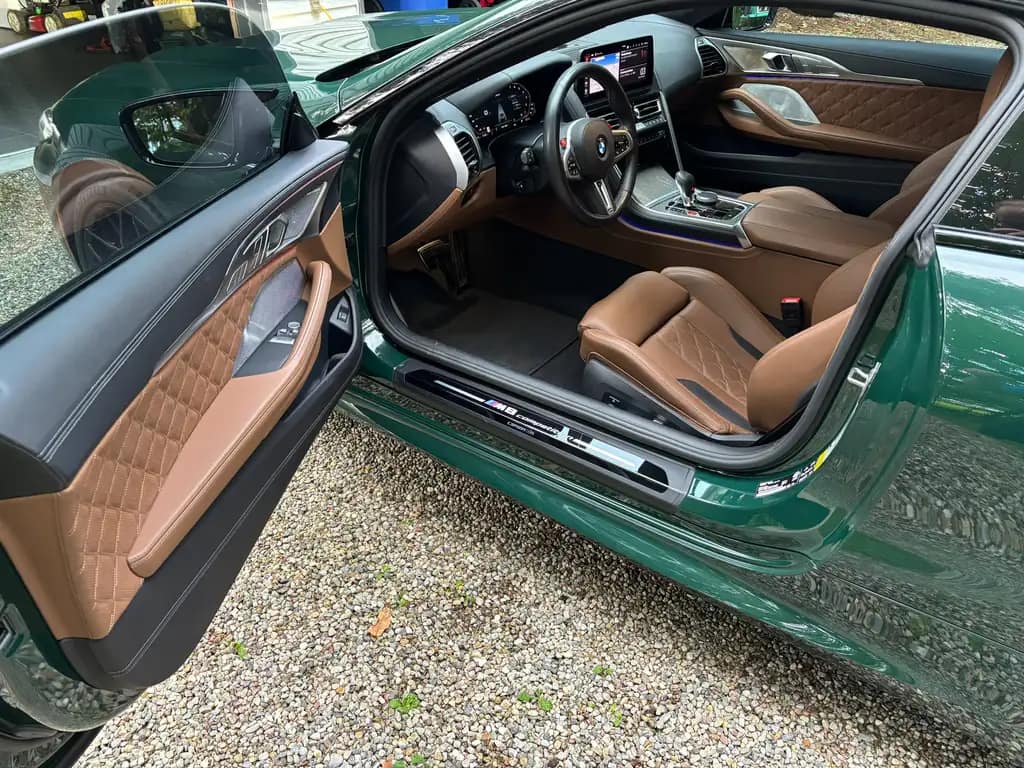 2023 BMW M8