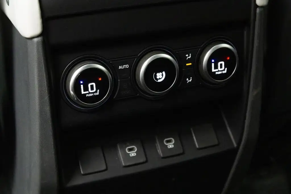 2025 Land Rover Defender