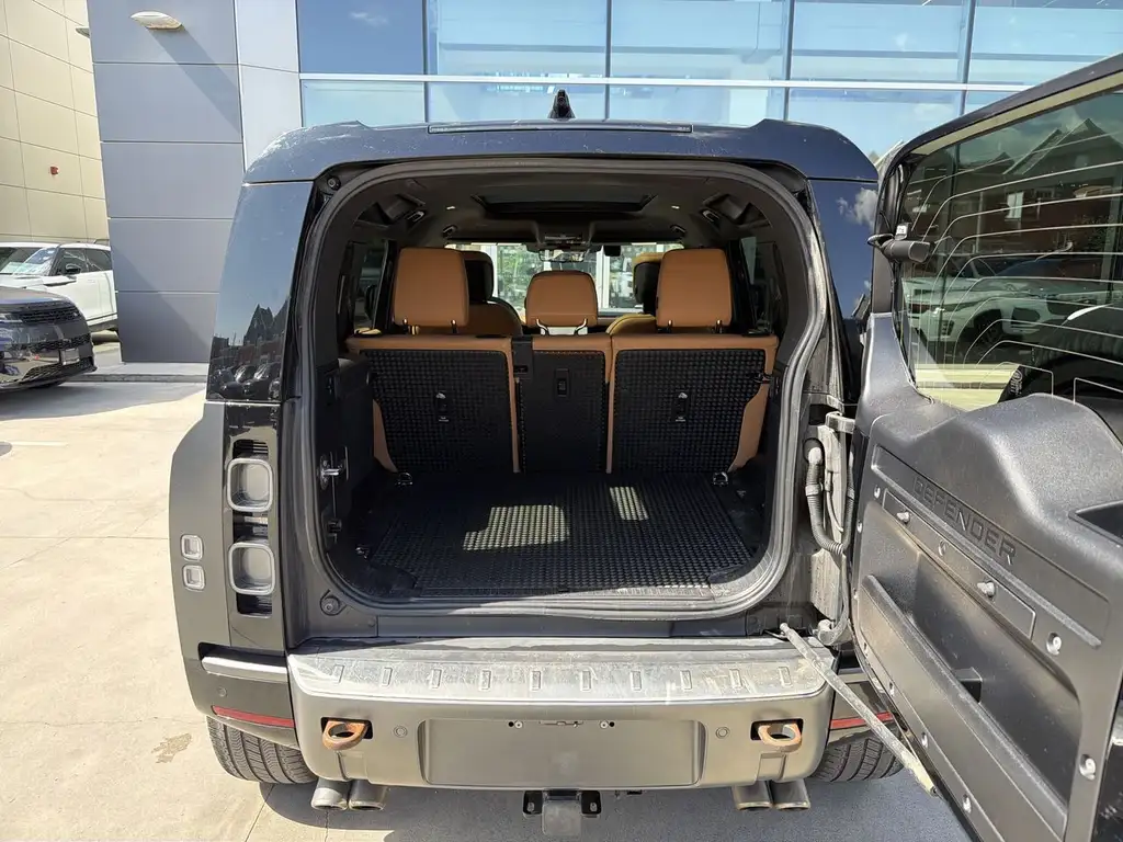 2023 Land Rover Defender